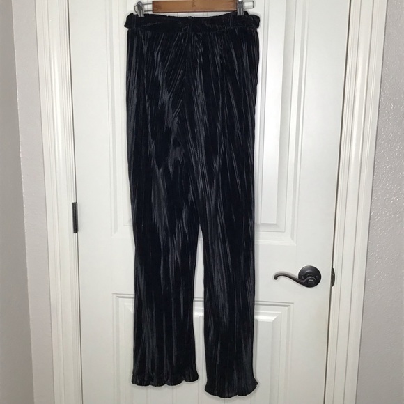 Superdown Rowna Wide Leg Pant in Black Size Medium. - Picture 6 of 11